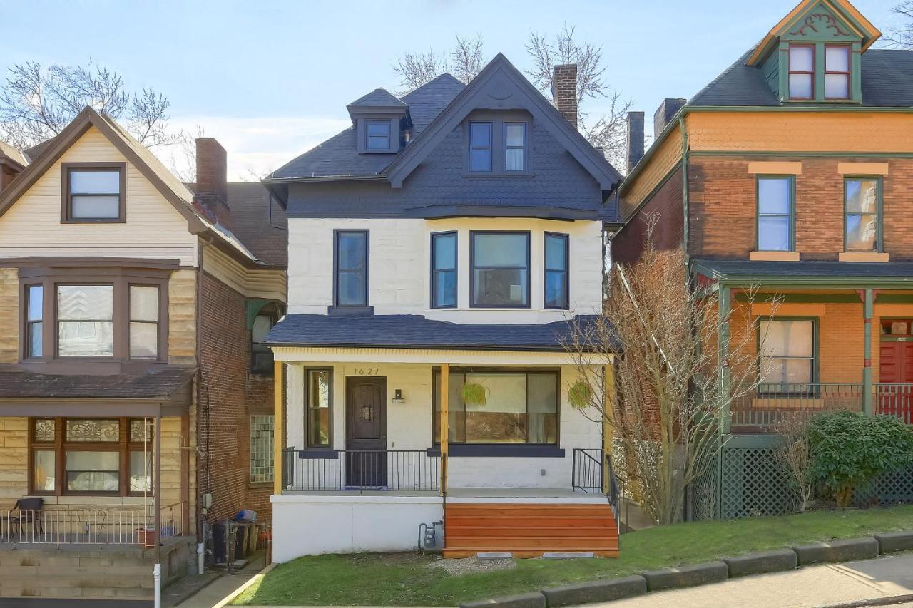 Newly Renovated Victorian Gem Perfect Space For Family Vacations! Pittsburgh Luaran gambar