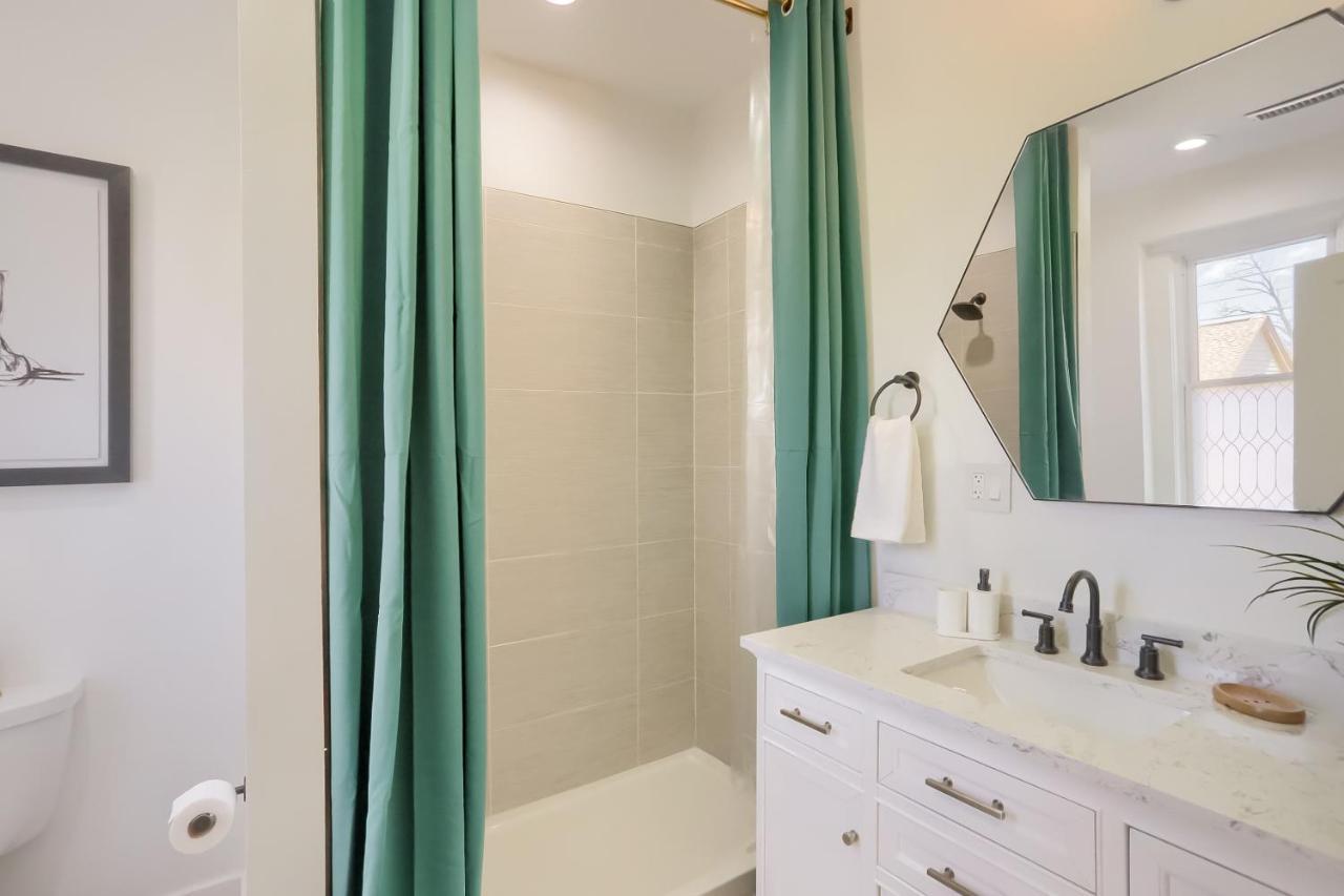 Newly Renovated Victorian Gem Perfect Space For Family Vacations! Pittsburgh Luaran gambar