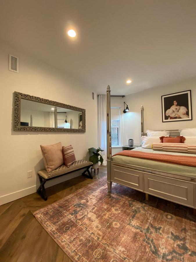 Newly Renovated Victorian Gem Perfect Space For Family Vacations! Pittsburgh Luaran gambar